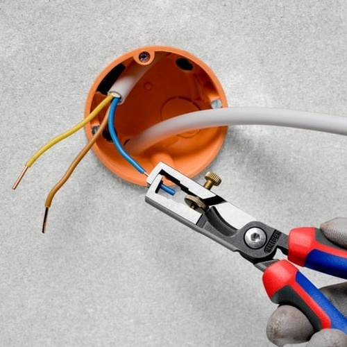 KNIPEX StriX®, เครื่องปอกฉนวนกับกรรไกรสำหรับสายไฟหรือสายเคเบิล แบรนด์ KNIPEX